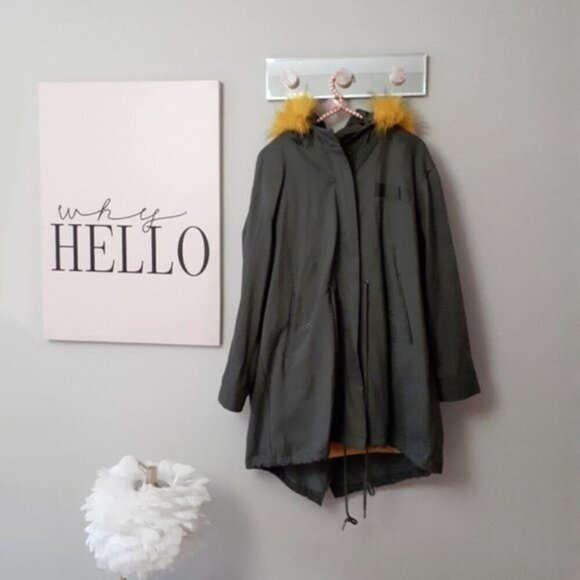 EUC Zara green parka with detachable yellow gold faux fur interior and hood trim - Picture 5 of 9